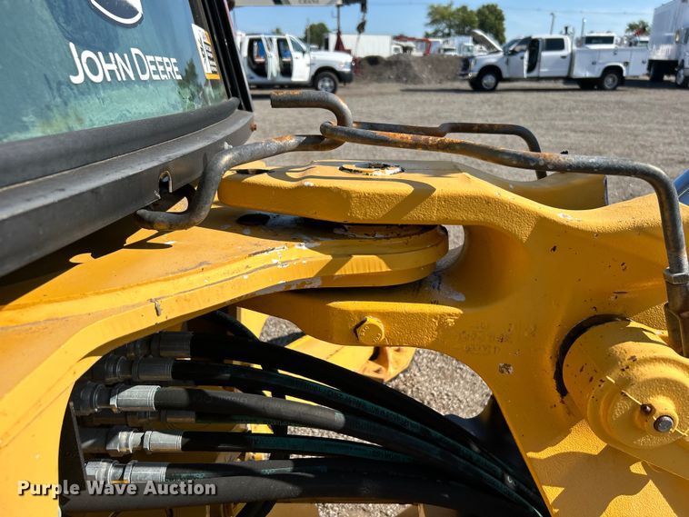 image for item EG0935 2010 John Deere 310J backhoe