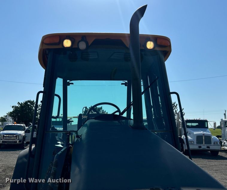 image for item EG0935 2010 John Deere 310J backhoe
