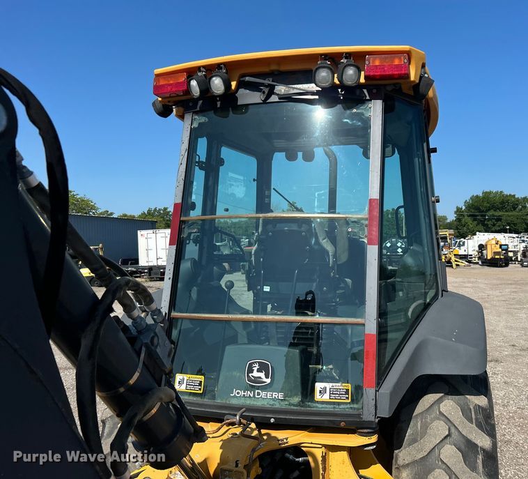 image for item EG0935 2010 John Deere 310J backhoe