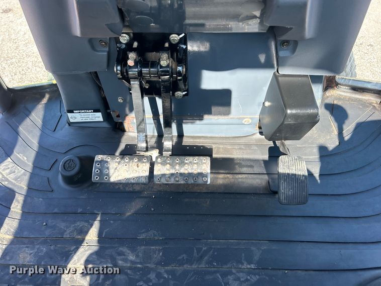 image for item EG0935 2010 John Deere 310J backhoe