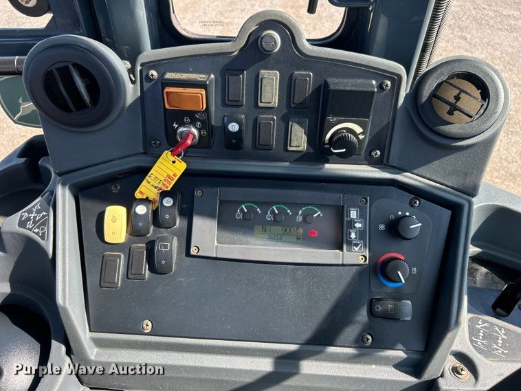 image for item EG0935 2010 John Deere 310J backhoe