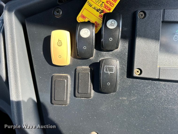 image for item EG0935 2010 John Deere 310J backhoe