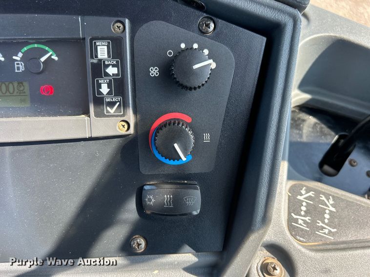 image for item EG0935 2010 John Deere 310J backhoe