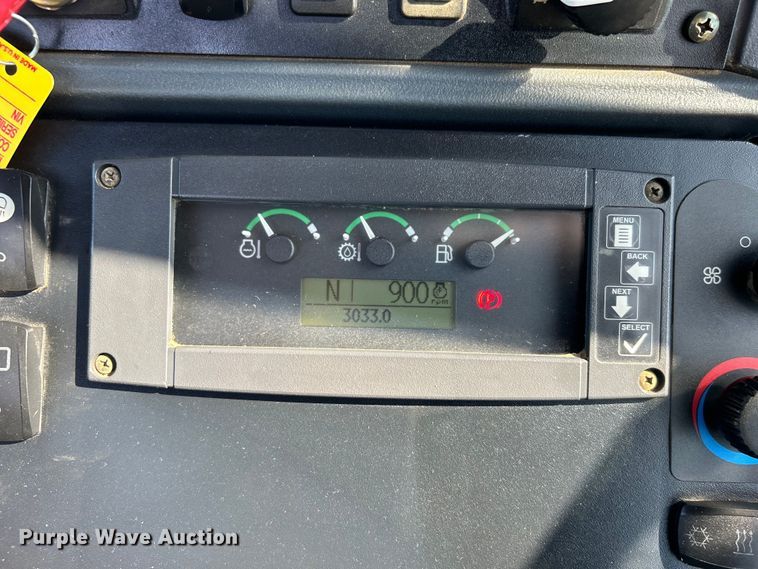 image for item EG0935 2010 John Deere 310J backhoe