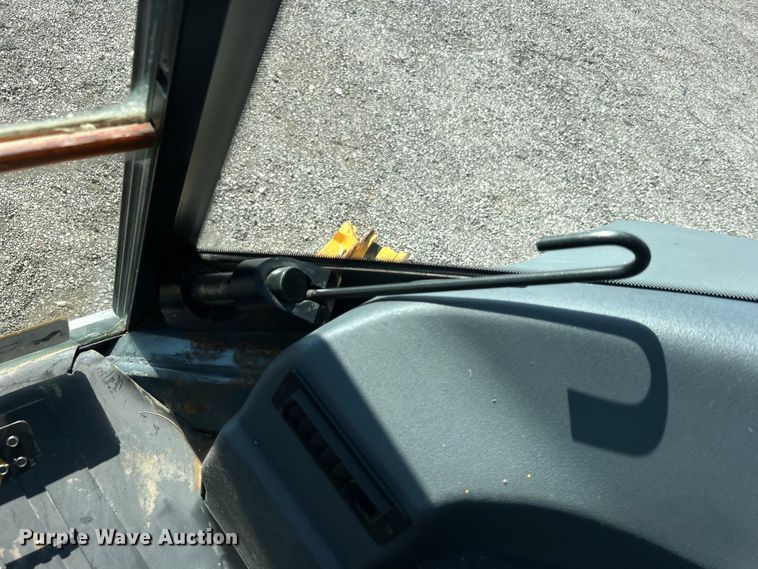 image for item EG0935 2010 John Deere 310J backhoe