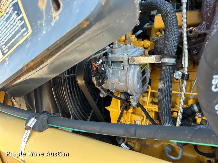 image for item EG0935 2010 John Deere 310J backhoe