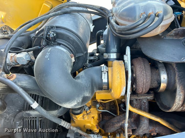 image for item EG0935 2010 John Deere 310J backhoe