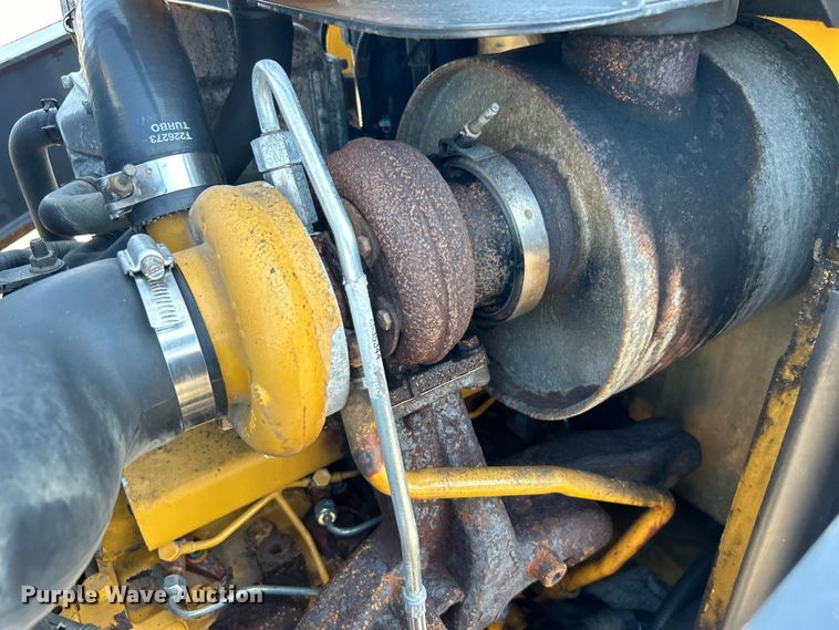 image for item EG0935 2010 John Deere 310J backhoe