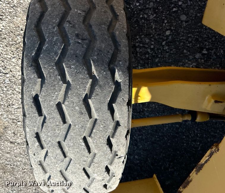 image for item EG0935 2010 John Deere 310J backhoe