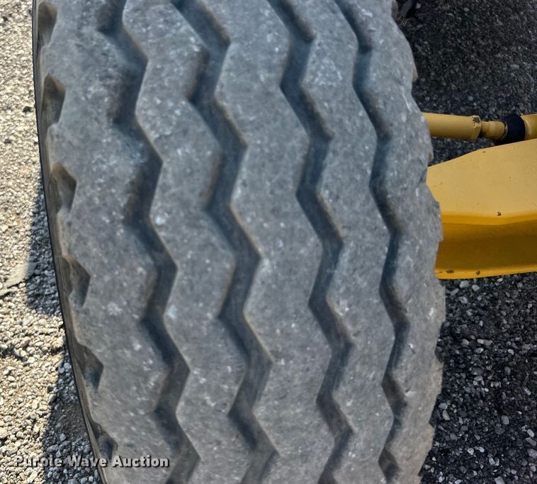 image for item EG0935 2010 John Deere 310J backhoe