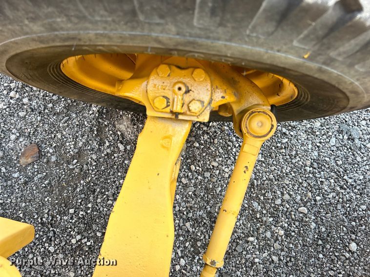 image for item EG0935 2010 John Deere 310J backhoe