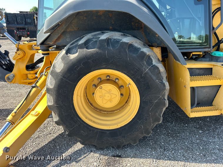 image for item EG0935 2010 John Deere 310J backhoe