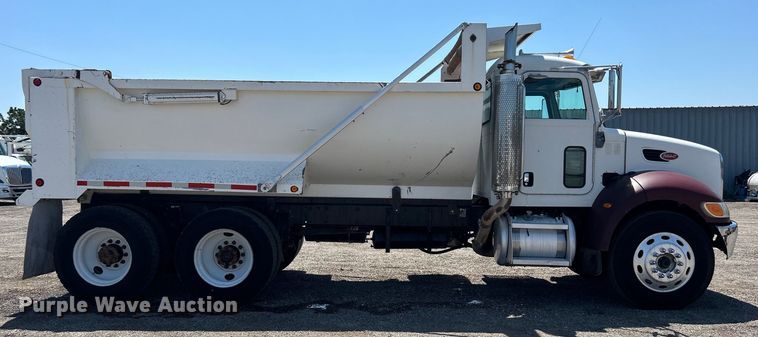 image for item EG0939 2005 Peterbilt  335 dump truck
