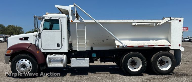 image for item EG0939 2005 Peterbilt  335 dump truck