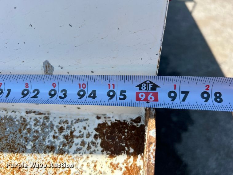 image for item EG0939 2005 Peterbilt  335 dump truck