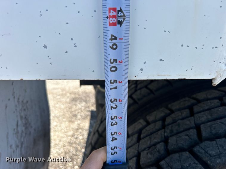 image for item EG0939 2005 Peterbilt  335 dump truck