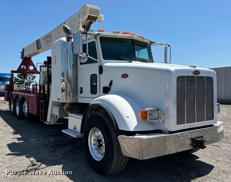 image for item EG0940 2009 Peterbilt  365 crane truck