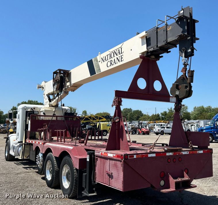 image for item EG0940 2009 Peterbilt  365 crane truck