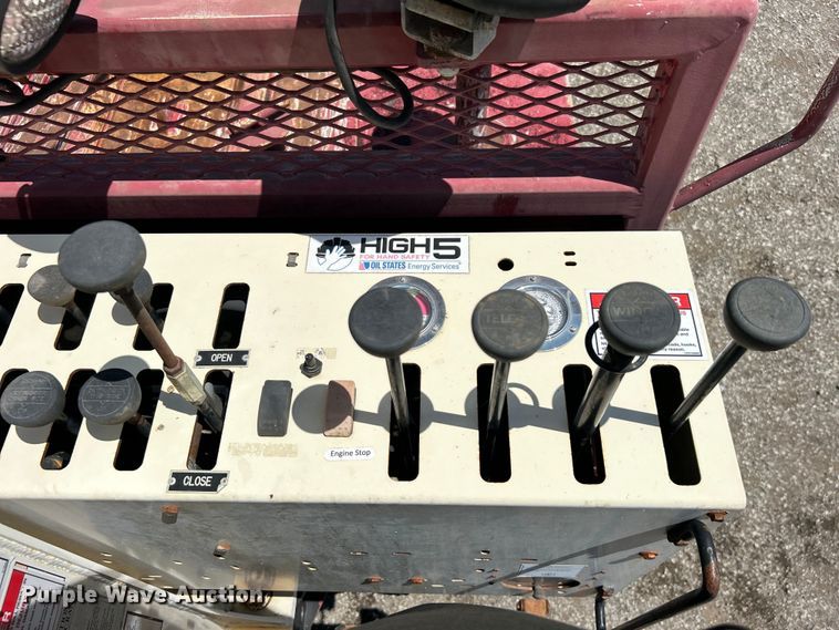 image for item EG0940 2009 Peterbilt  365 crane truck