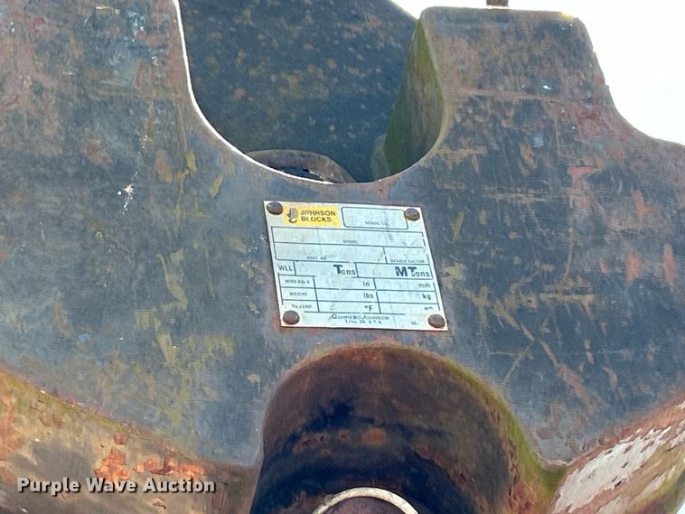 image for item EG0940 2009 Peterbilt  365 crane truck