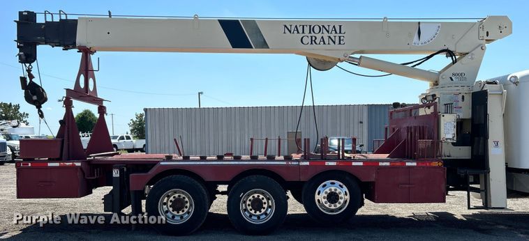 image for item EG0940 2009 Peterbilt  365 crane truck