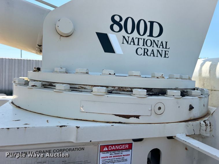 image for item EG0940 2009 Peterbilt  365 crane truck