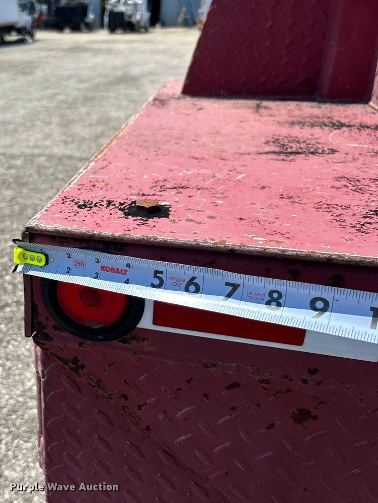 image for item EG0940 2009 Peterbilt  365 crane truck