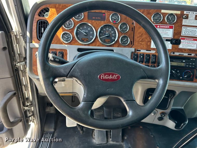 image for item EG0940 2009 Peterbilt  365 crane truck