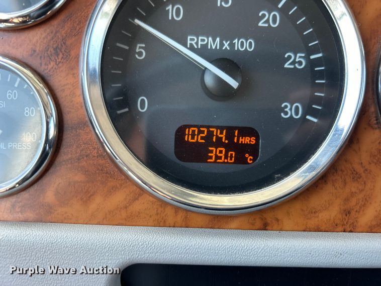 image for item EG0940 2009 Peterbilt  365 crane truck