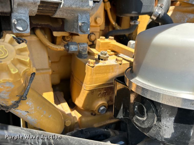 image for item EG0940 2009 Peterbilt  365 crane truck