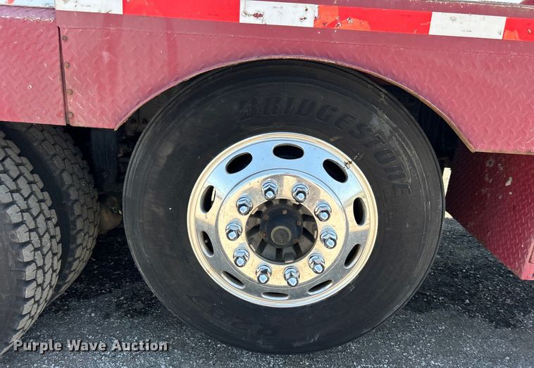 image for item EG0940 2009 Peterbilt  365 crane truck