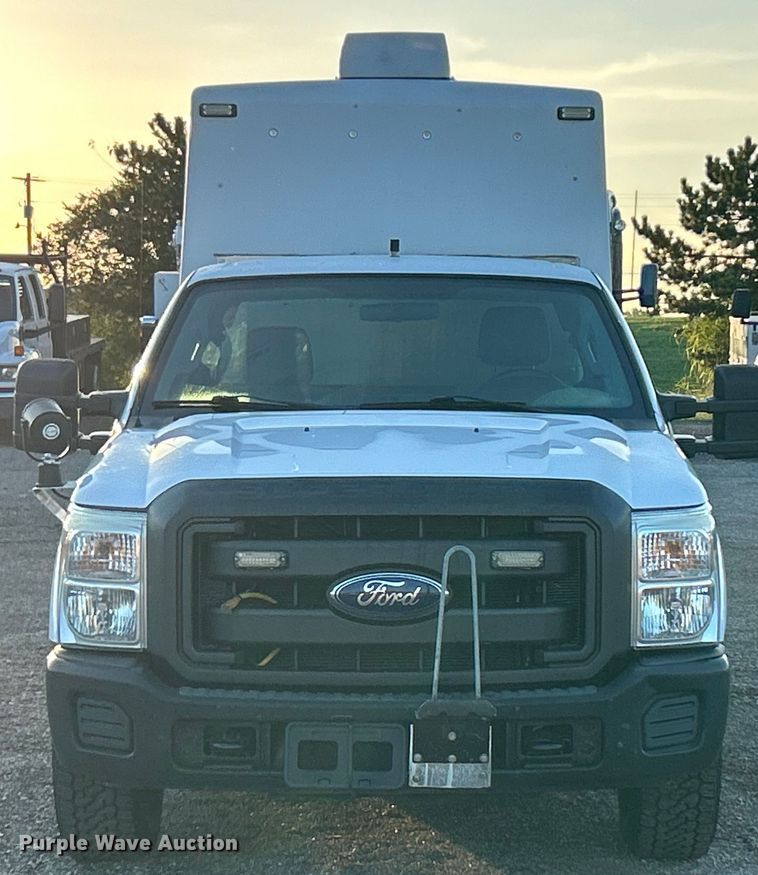 image for item EG0941 2011 Ford F350 Super Duty  SuperCab utility bed pickup truck