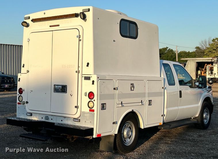 image for item EG0941 2011 Ford F350 Super Duty  SuperCab utility bed pickup truck