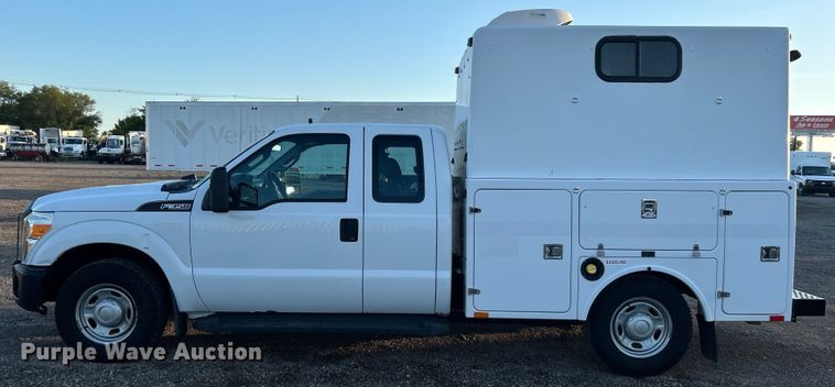 image for item EG0941 2011 Ford F350 Super Duty  SuperCab utility bed pickup truck