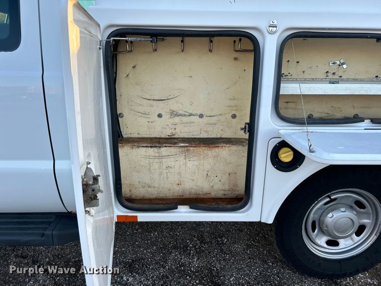 image for item EG0941 2011 Ford F350 Super Duty  SuperCab utility bed pickup truck