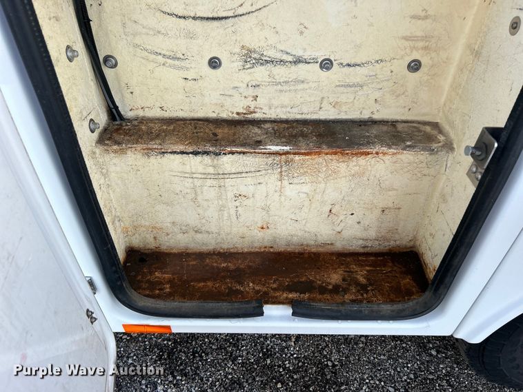 image for item EG0941 2011 Ford F350 Super Duty  SuperCab utility bed pickup truck