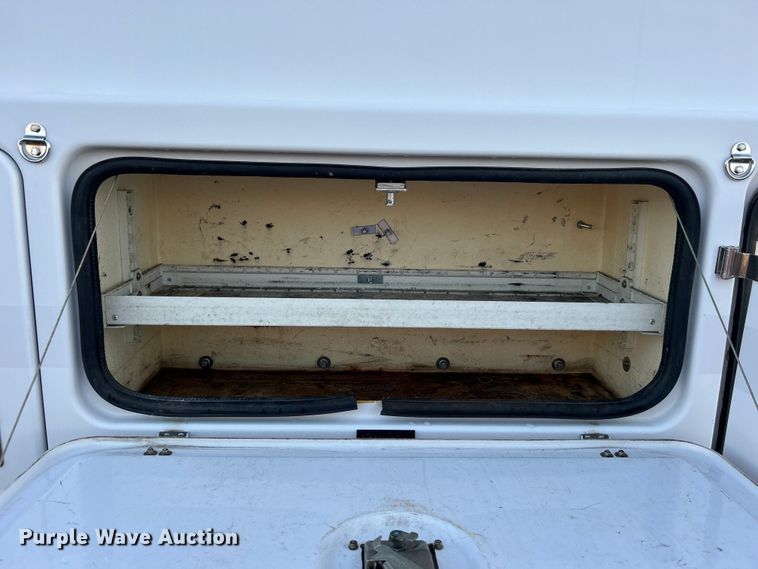 image for item EG0941 2011 Ford F350 Super Duty  SuperCab utility bed pickup truck