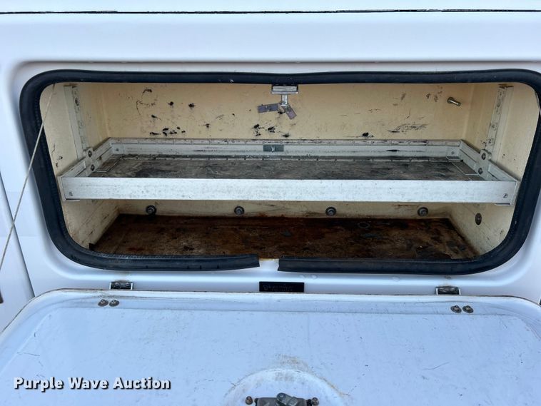 image for item EG0941 2011 Ford F350 Super Duty  SuperCab utility bed pickup truck