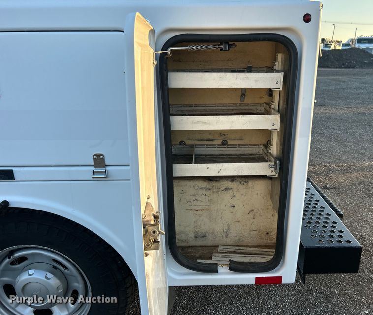 image for item EG0941 2011 Ford F350 Super Duty  SuperCab utility bed pickup truck