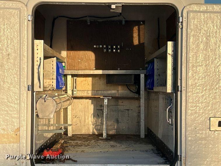 image for item EG0941 2011 Ford F350 Super Duty  SuperCab utility bed pickup truck