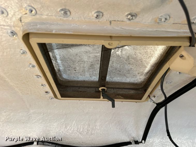 image for item EG0941 2011 Ford F350 Super Duty  SuperCab utility bed pickup truck