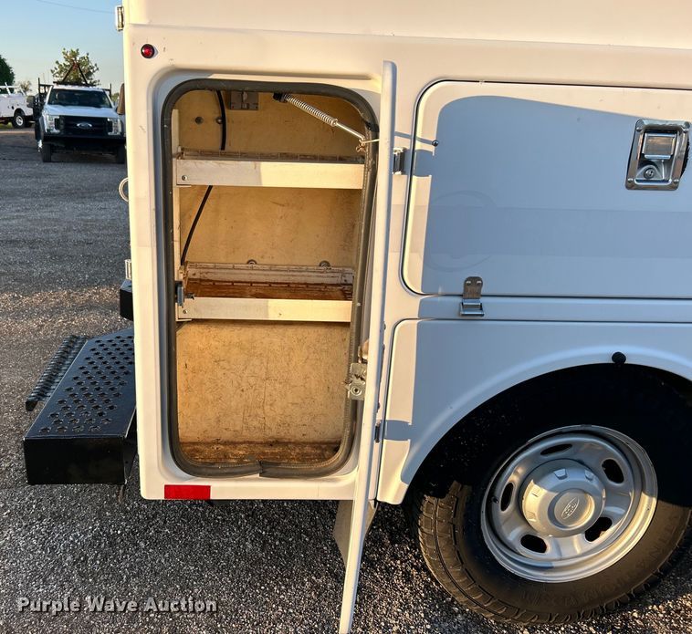 image for item EG0941 2011 Ford F350 Super Duty  SuperCab utility bed pickup truck