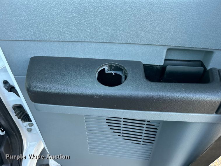 image for item EG0941 2011 Ford F350 Super Duty  SuperCab utility bed pickup truck