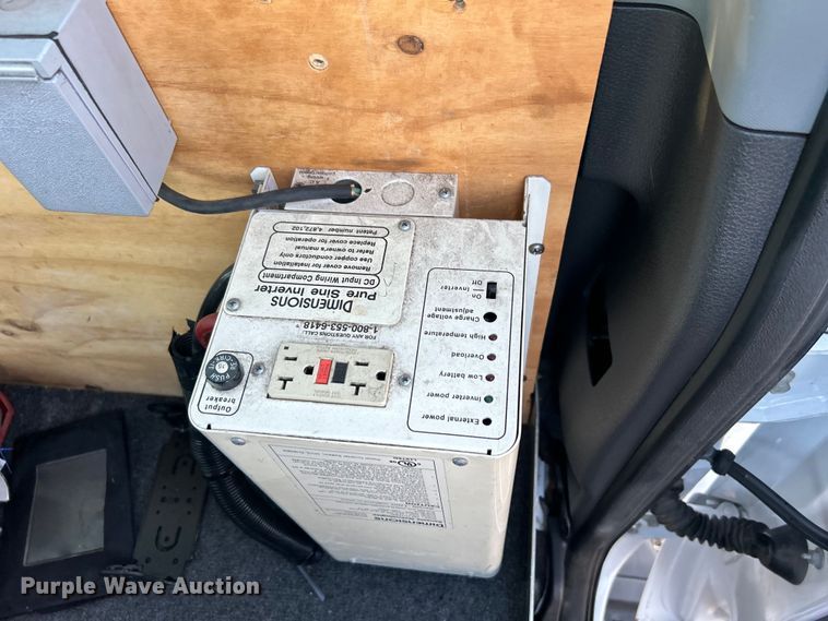 image for item EG0941 2011 Ford F350 Super Duty  SuperCab utility bed pickup truck