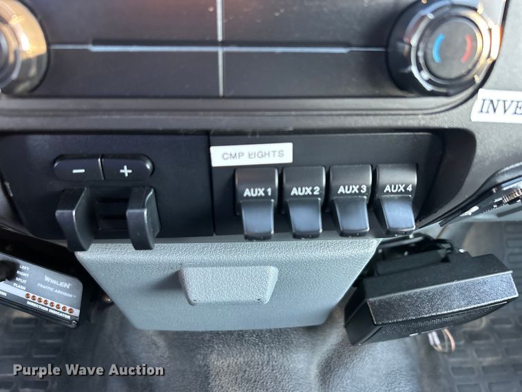 image for item EG0941 2011 Ford F350 Super Duty  SuperCab utility bed pickup truck