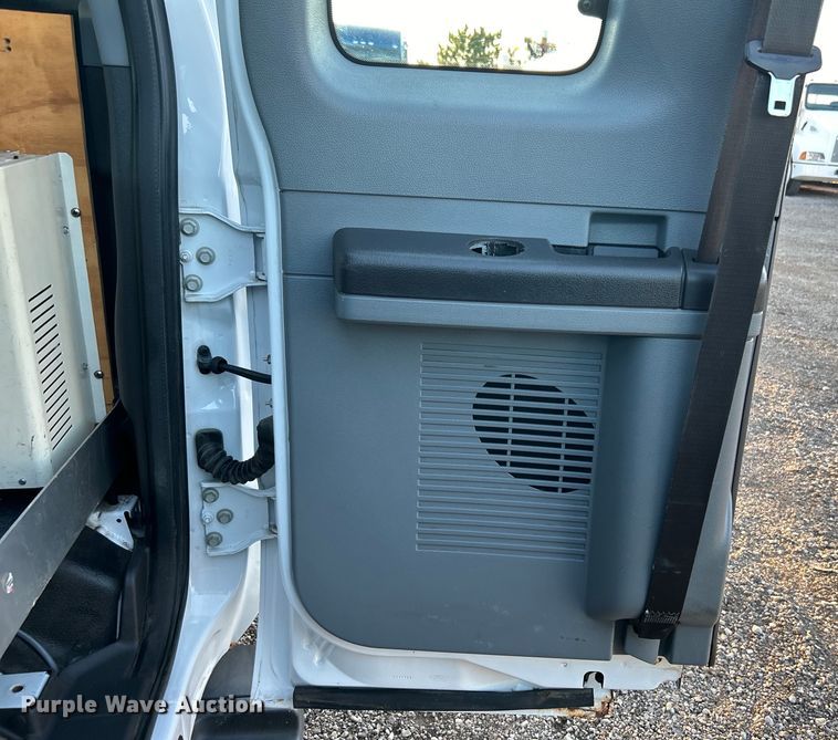 image for item EG0941 2011 Ford F350 Super Duty  SuperCab utility bed pickup truck