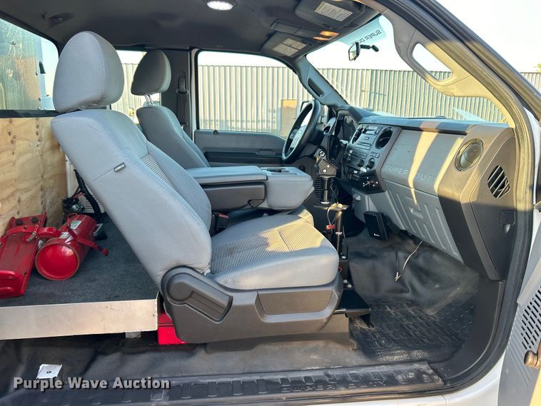 image for item EG0941 2011 Ford F350 Super Duty  SuperCab utility bed pickup truck