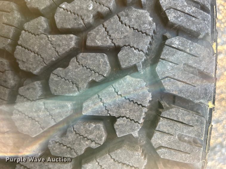 image for item EG0941 2011 Ford F350 Super Duty  SuperCab utility bed pickup truck