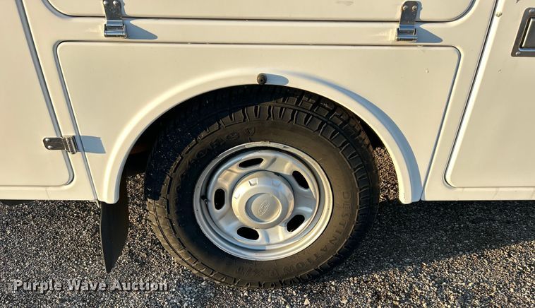 image for item EG0941 2011 Ford F350 Super Duty  SuperCab utility bed pickup truck