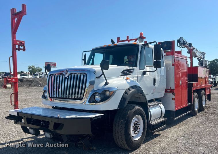 image for item EG0947 2012 International  7600  Crew Cab utility / service truck